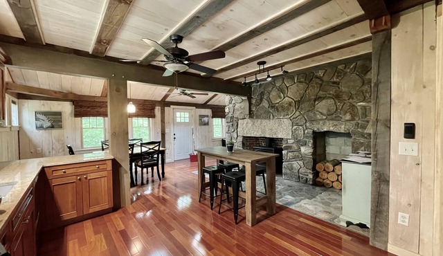 JACKS GETAWAY: UNIQUE POST & BEAM BARN IN ALTON BAY BY MT MAJOR ⛰& GUNSTOCK⛷