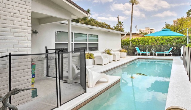 Juno Beach House w/Private Pool: Walk to Beach!