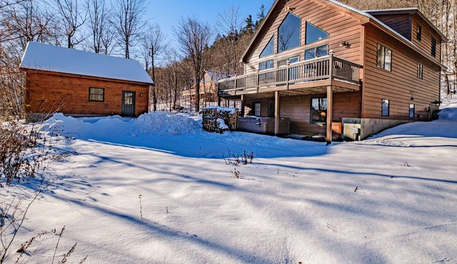 Keystone Chalet - Charming Chalet on dead end road, minutes to Sunday River!