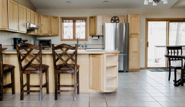Keystone House · Spacious and Cozy *View of Mt Rushmore from Deck!*