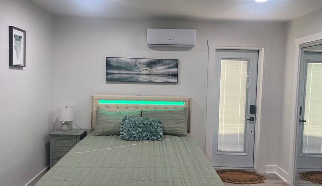 Kick back and relax in this calm,stylish space,near 275 N,I-4, 175 S.