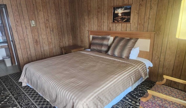 King Bed|Non-Smoking