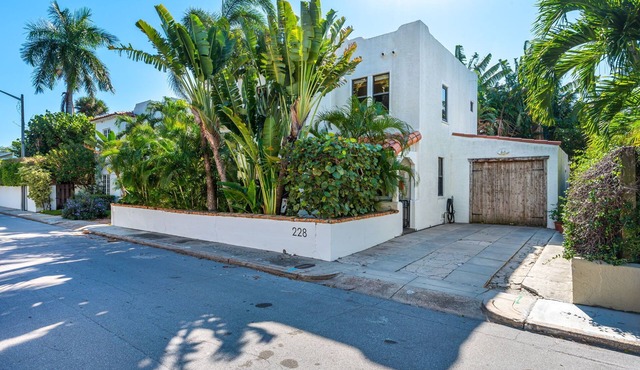 La Casa Bonita 1925 Spanish Style Villa near Beach!