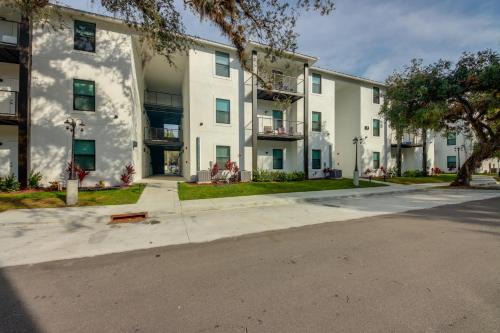 LaBelle Apartment, Close to Parks!