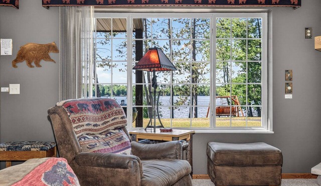 Lake front condo on Eagle River Chain of Lakes with Indoor Pool!