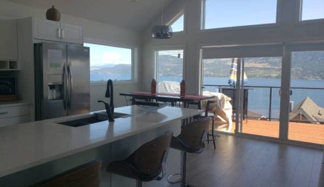 Lake View, New High ceiling, Luxurious Cottage