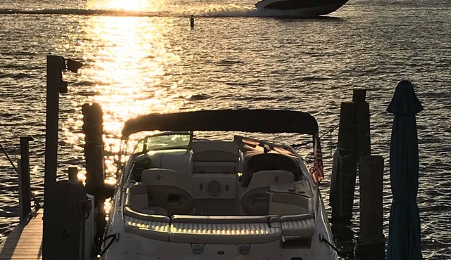 Lake Winnipesaukee, 2 Bdrm, large deck, fantastic view of Paugus Bay in Laconia