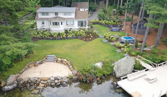 Lakefront Family Friendly Home, Sleeps 10