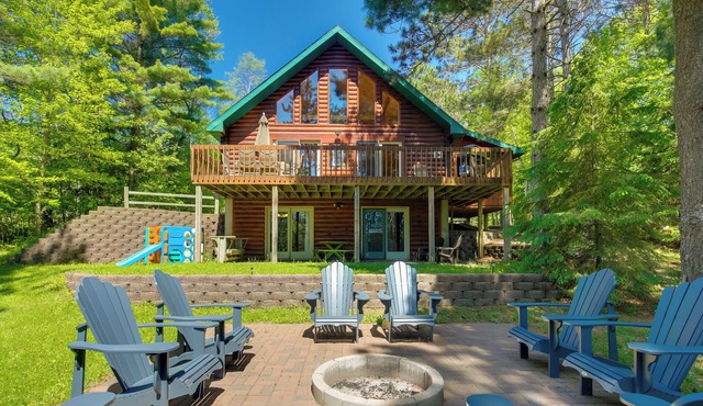 Lakefront Hazelhurst Cabin: Dock & Pool Table