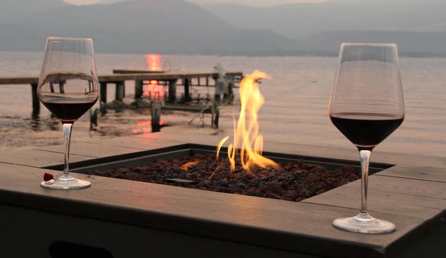 LAKEFRONT HOUSE, Dock, Firepit, Boat Lift - 7 day Saturday to Saturday Only