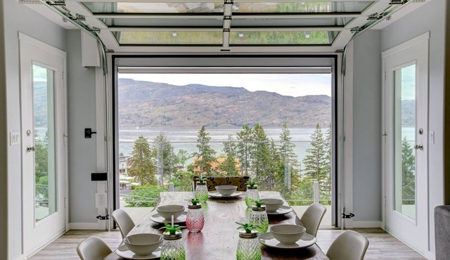 Lakeview Holiday home with putting green and hot tub