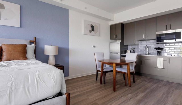 Landing | Modern Studio, Clubhouse, Courtyard