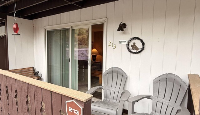 Large 1 bedroom condo very close to Fall River