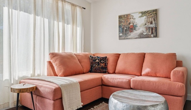 Large Central Calgary Home for Groups & Families — Walk to C‑Train