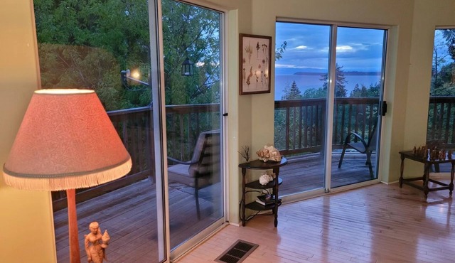 Large Suite Ocean Property with Panoramic views 10 minutes to the private beach