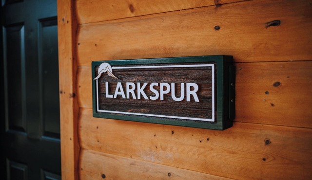 Larkspur Cabin: Romantic Mountain Escape | 1B | 1B