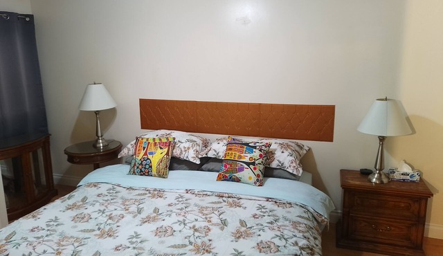 Legal 1 bedroom suite in quiet/mature area,close shopping plaza and traffic.