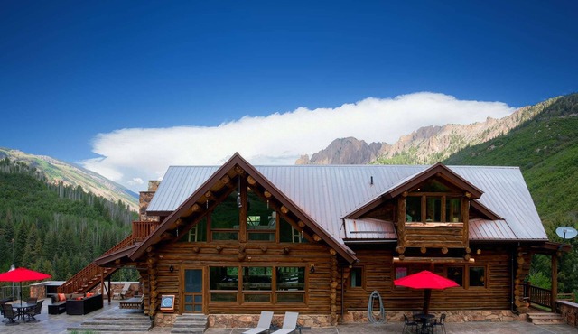 Little Robinson Lodge – Rustic Charm & Wilderness