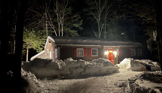 Lost Compass Cabin. A woody chalet in the gateway to the White Mountains