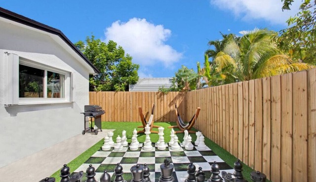 Love Ur Journey 2 Heated Pool Game Room Sleeps 13