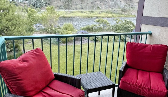 Lovely 3-bedroom Condo in the heart of Okanagan Falls