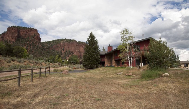 Lovely Home situated along the beautiful Frying Pan river.