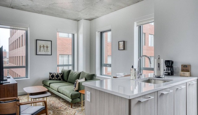 Lovely Kendall Square 2BR w/Gym, near Shops & Dining, by Blueground