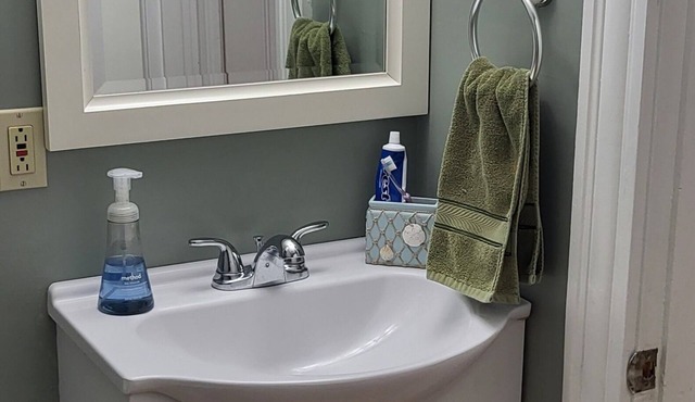 Lovely, spacious 2 bedroom/2 full bathroom apartment in Middleborough!