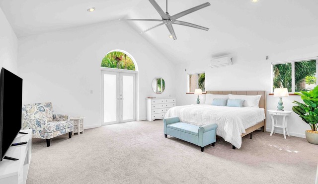 Lush & Spacious Tropical Retreat in Coconut Grove
