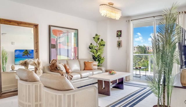Lux 3BR City-View Retreat in Hollywood, 4th Floor