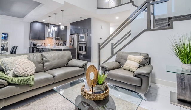 Lux 3BR Home:Bonus Room|Recliners&Soundt|Fireplace