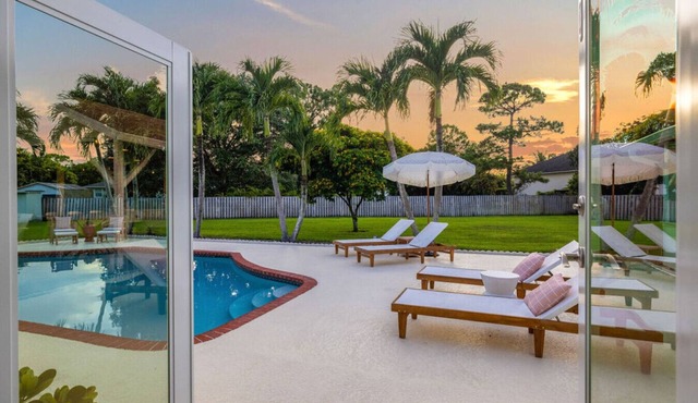 Luxe Golden Hour, Pool, Pickleball, Grill, GameRm