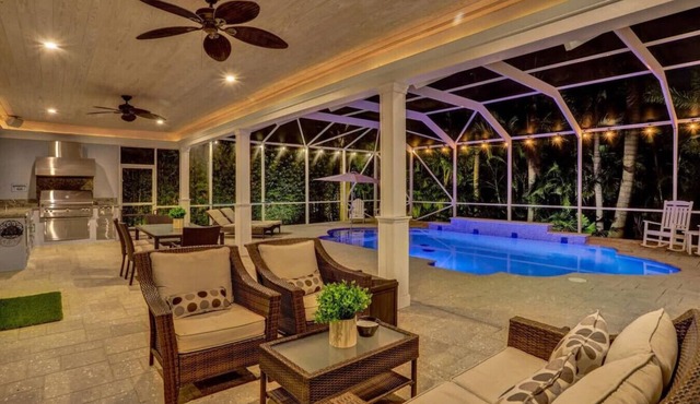 Luxe Modern Design 5000sf/Heated pool/Gameroom
