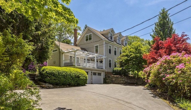 Luxurious Home By The Beach - a true coastal home in the heart of Kennebunkport