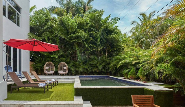 Luxury 2-Level Villa | Heated Pool+Grill+Chill Spots