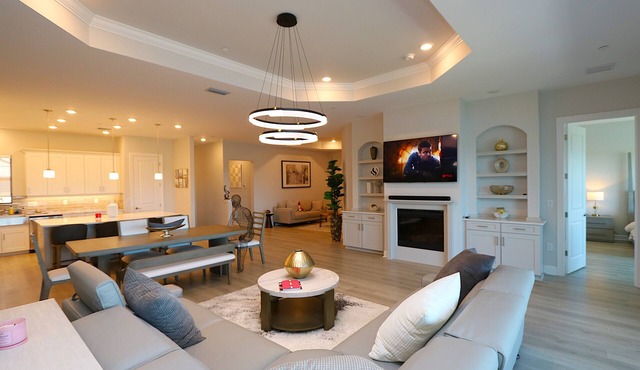 Luxury 3BR Coach Home in Esplanade by the Islands – Resort Living in Naples, FL