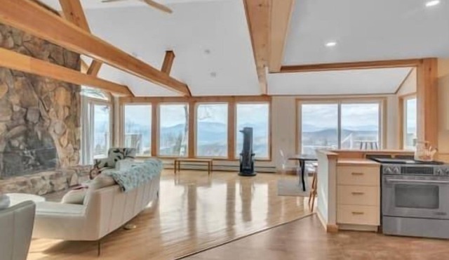 Luxury 4BR Waterville Retreat w/Arcade