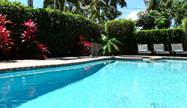 Luxury Beach Villa with Pool two blocks to the Beach