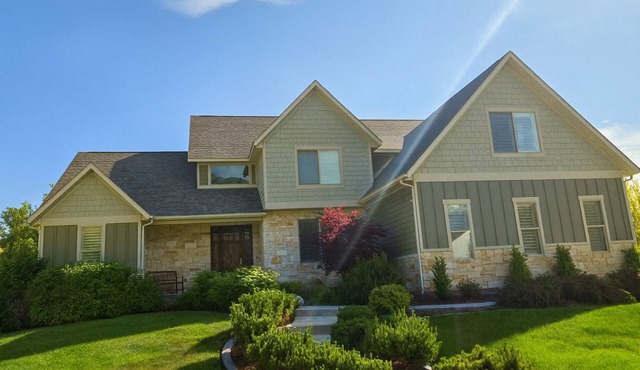 Luxury Custom Home Near American Fork Canyon - Large bedrooms + Theater