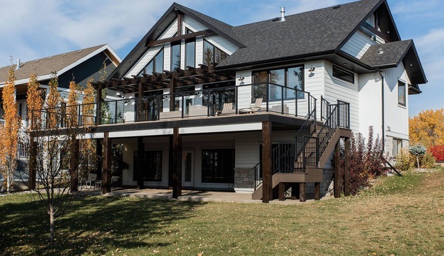 Luxury Lake house in Meridian Beach