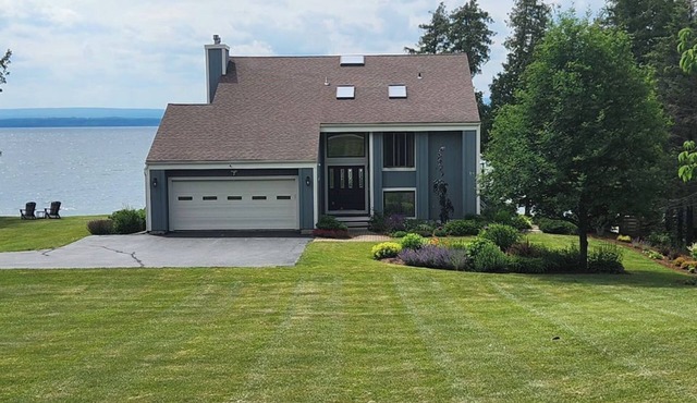 Luxury Lakefront Getaway