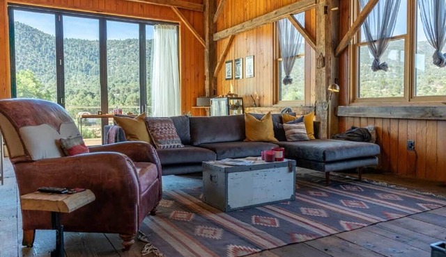 Luxury lodge on the Arkansas River