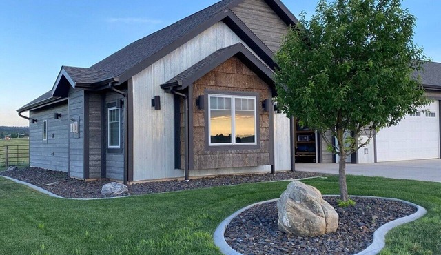 Luxury Ranch Stay - Horse and Cattle