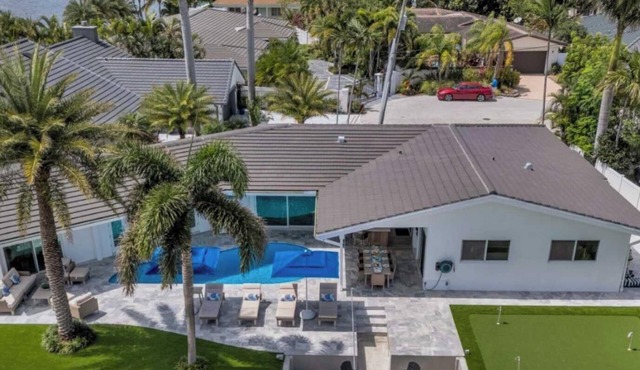 LVS Villa Azul – Coastal Oasis | 5-Min Walk to Beach & Waterfront Living