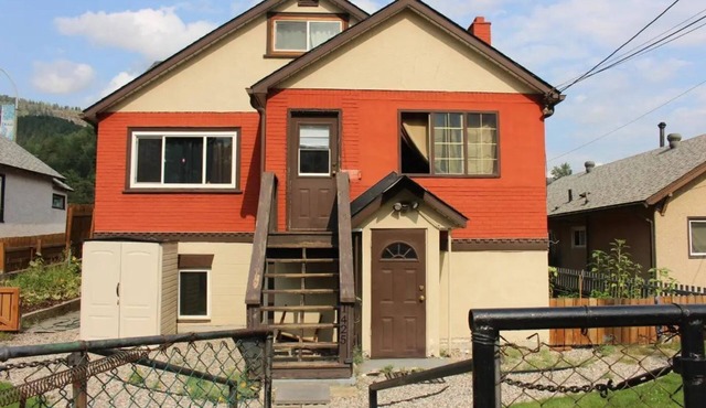 Lyxury Spacious, center of town, rooms in big house both private and shared