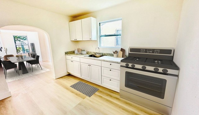 MAGIC CITY HOME, EAST OF 95 - 3-5 MIN FROM DESIGN DESTRICT/EDGEWATER/WYNWOOD
