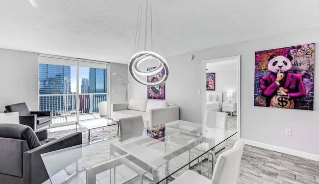 Majestic Penthouse w/Ocean & City Views