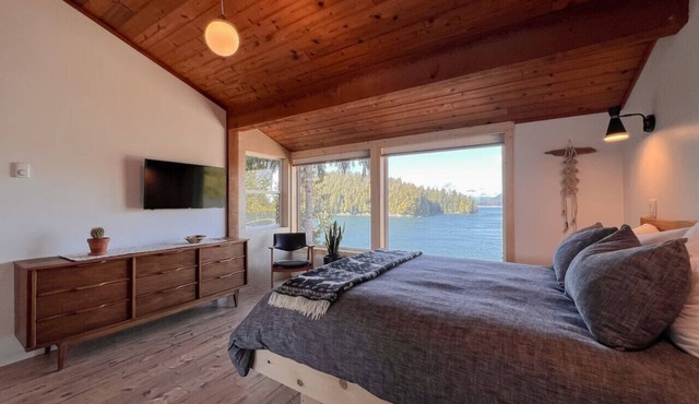 Marielle’s Lookout - Your Oceanfront Escape