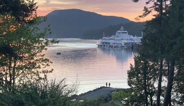 Mayne Island Waterfront family home