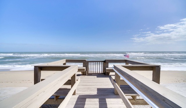 Melbourne Beach Oceanfront Condo w/ Pool Access!